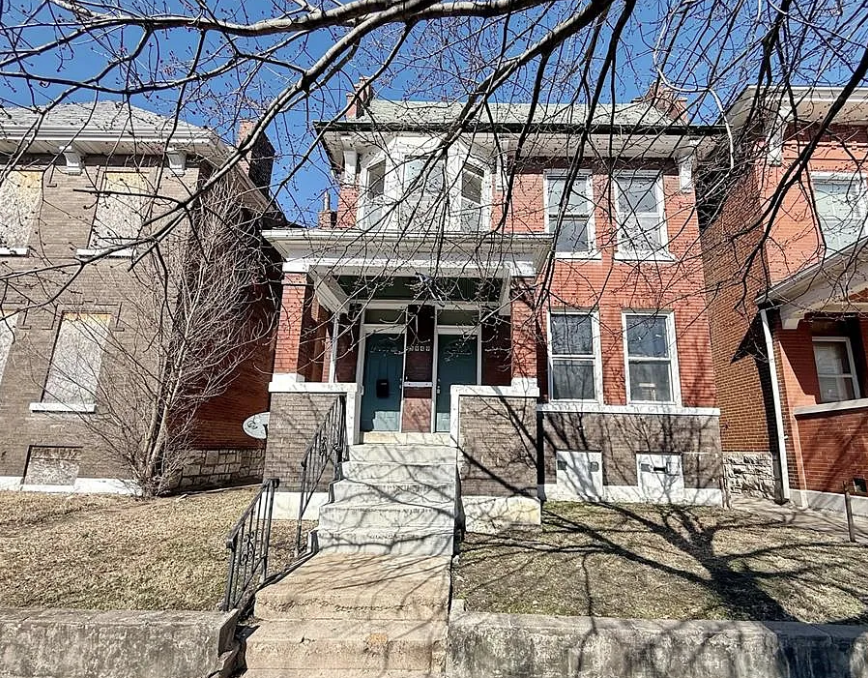 A Fix and Flip deal in Saint Louis, MO for a duplex, with a loan amount of $160,000